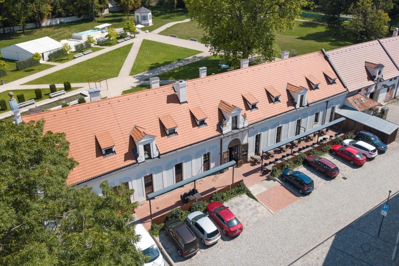 Olivuv Pivovar Dolni Brezany 外观 照片